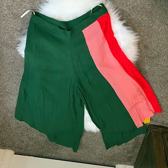 Farm Rio Boho Reggae Festival Striped Green Pink Asymmetrical Cropped Pants G/L - Picture 3 of 13